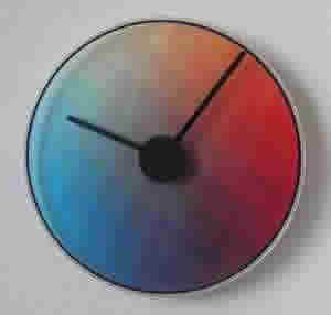 Reloj con colores.